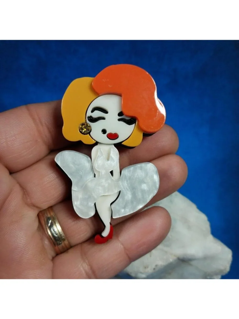 Stunnung Acrylic Fashion Brooch